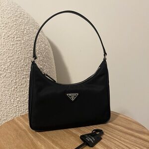 100% auth Prada Re-Edition 2005 bag 🌟